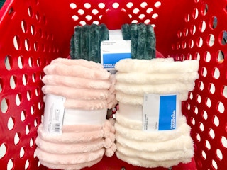 room essentials throw blanket target 2022 2 1650475274 1650475274