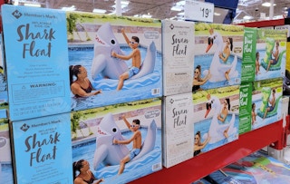 sams club members mark ride on floats 2022 sv 1 1649174139 1649174139