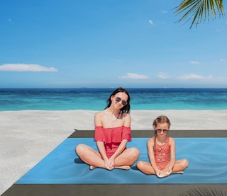 amazon beach blanket 2022 2 1652812946 1652812946