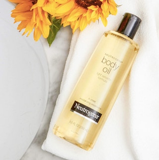 amazon screenshot neutrogena body oil at 95155 pm 1652673362 1652673362