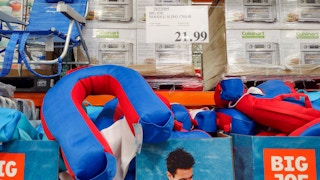 costco big joe noodle sling chair 05162022 1652709930 1652709930