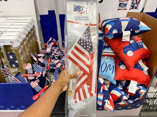 flag memorial day lowes 2022 3 1653579197 1653579197