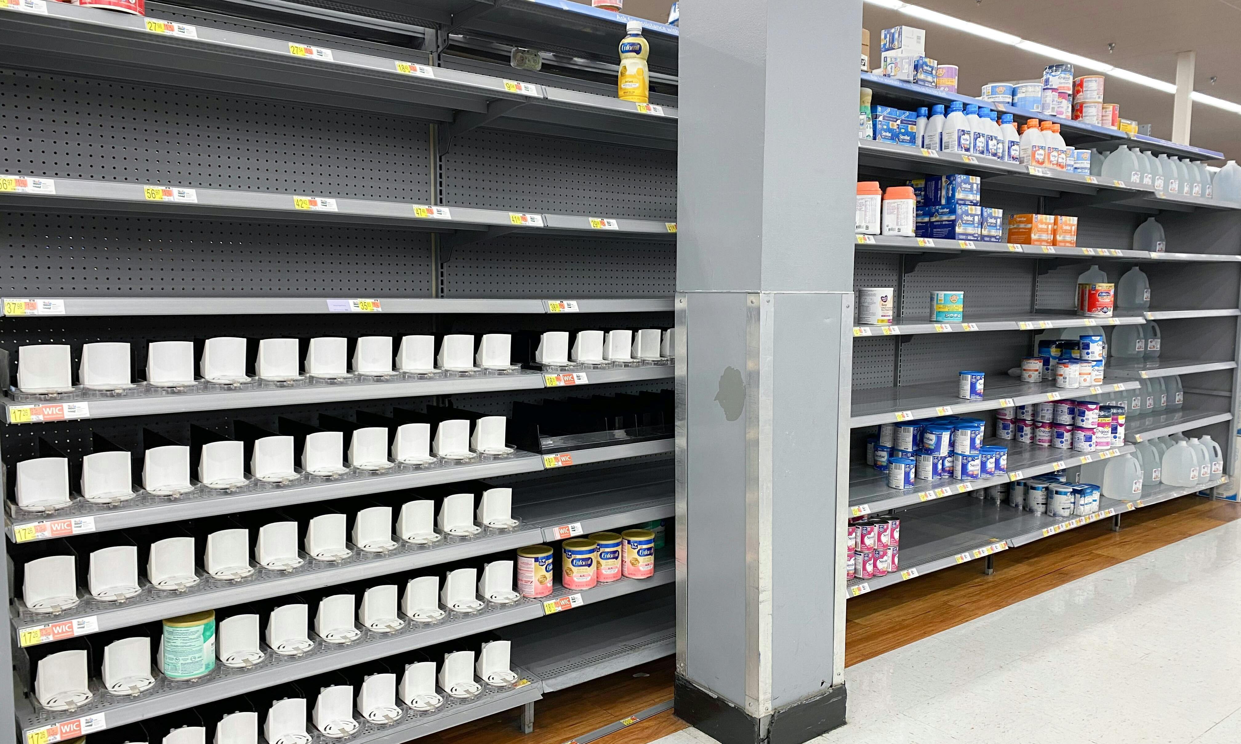 formula-shortage-walmart-051022-b