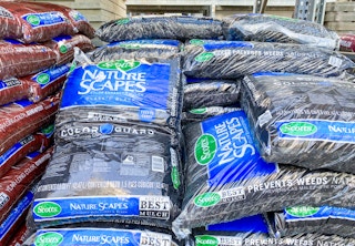 Scotts Nature Scapes Mulch at Lowe's