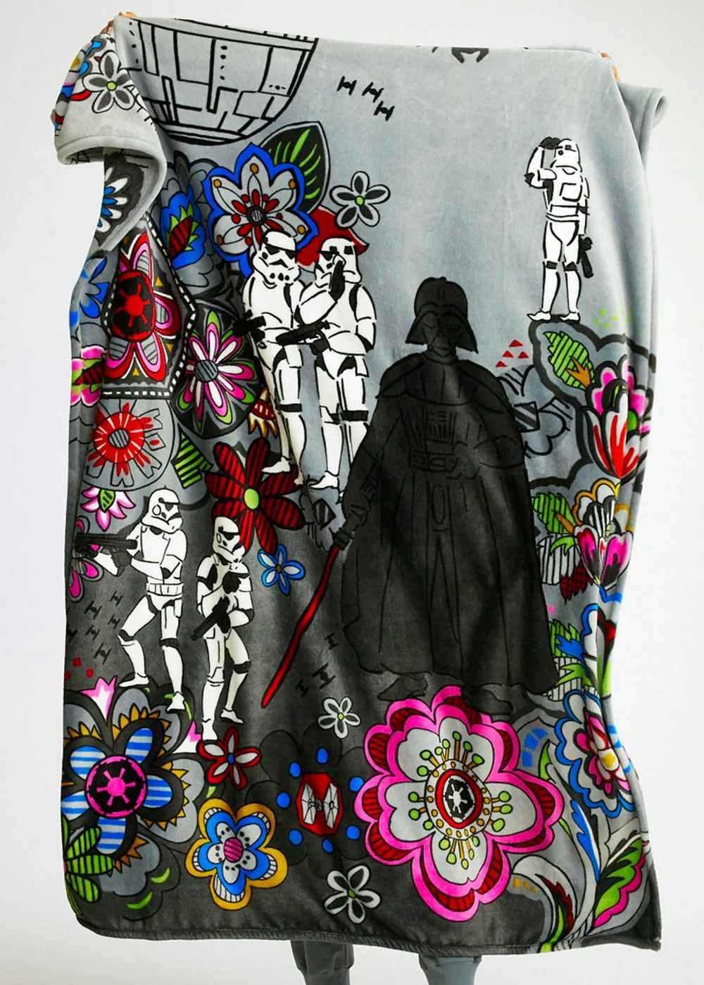 vera-bradley-star-wars-blanket-2022-4