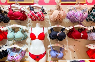 victoria-secret-pink-bra-2022-4