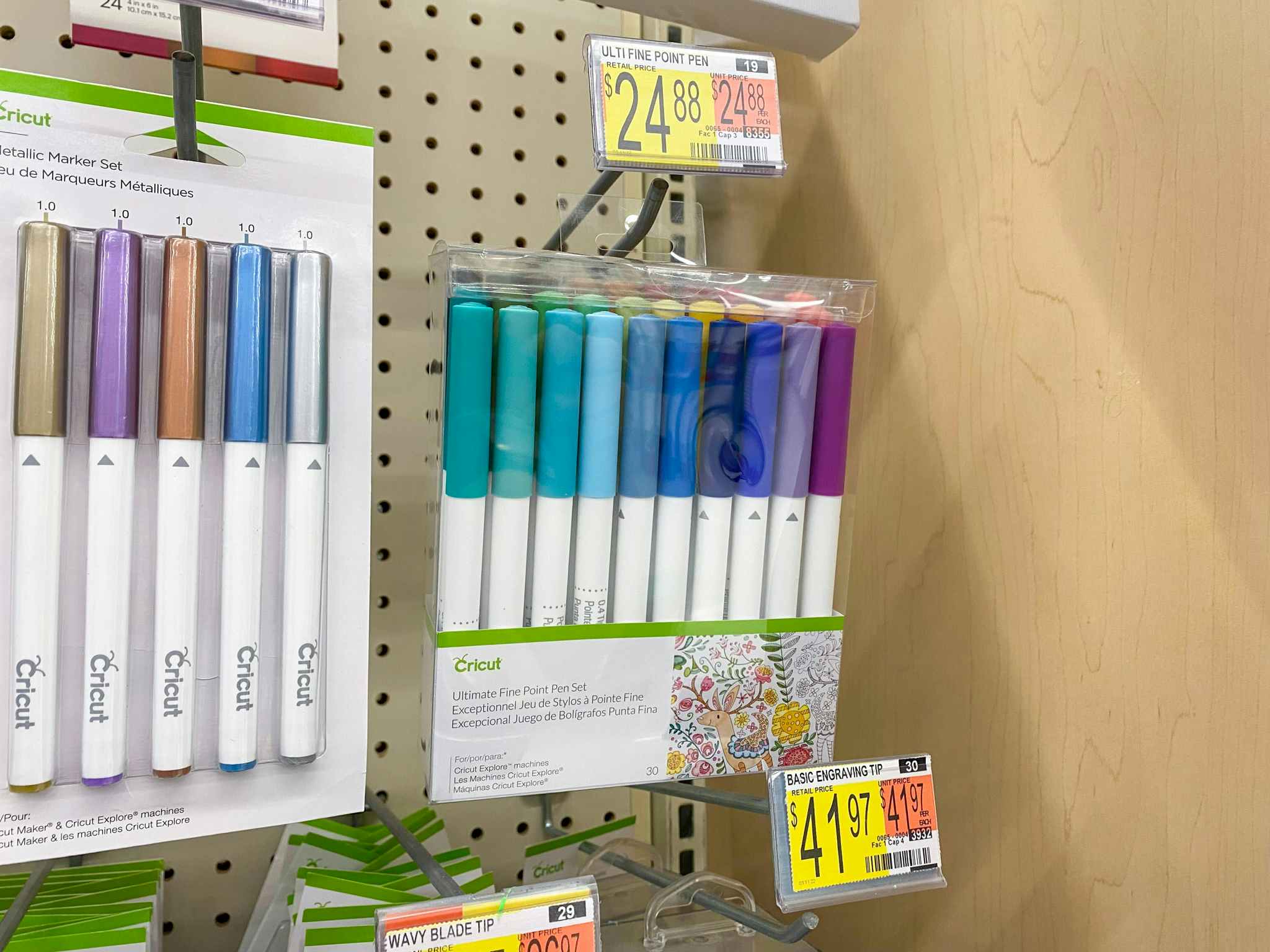 walmart cricut 30-pack pen set on display