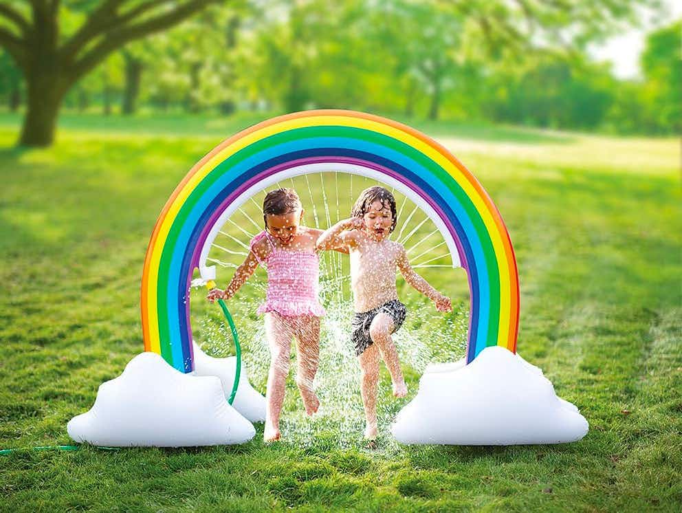 zulily-outdoor-sprinkler-rainbow-2022-3