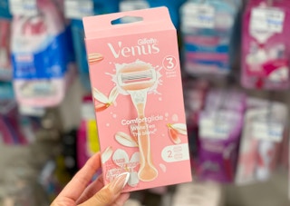 venus razor held in hand