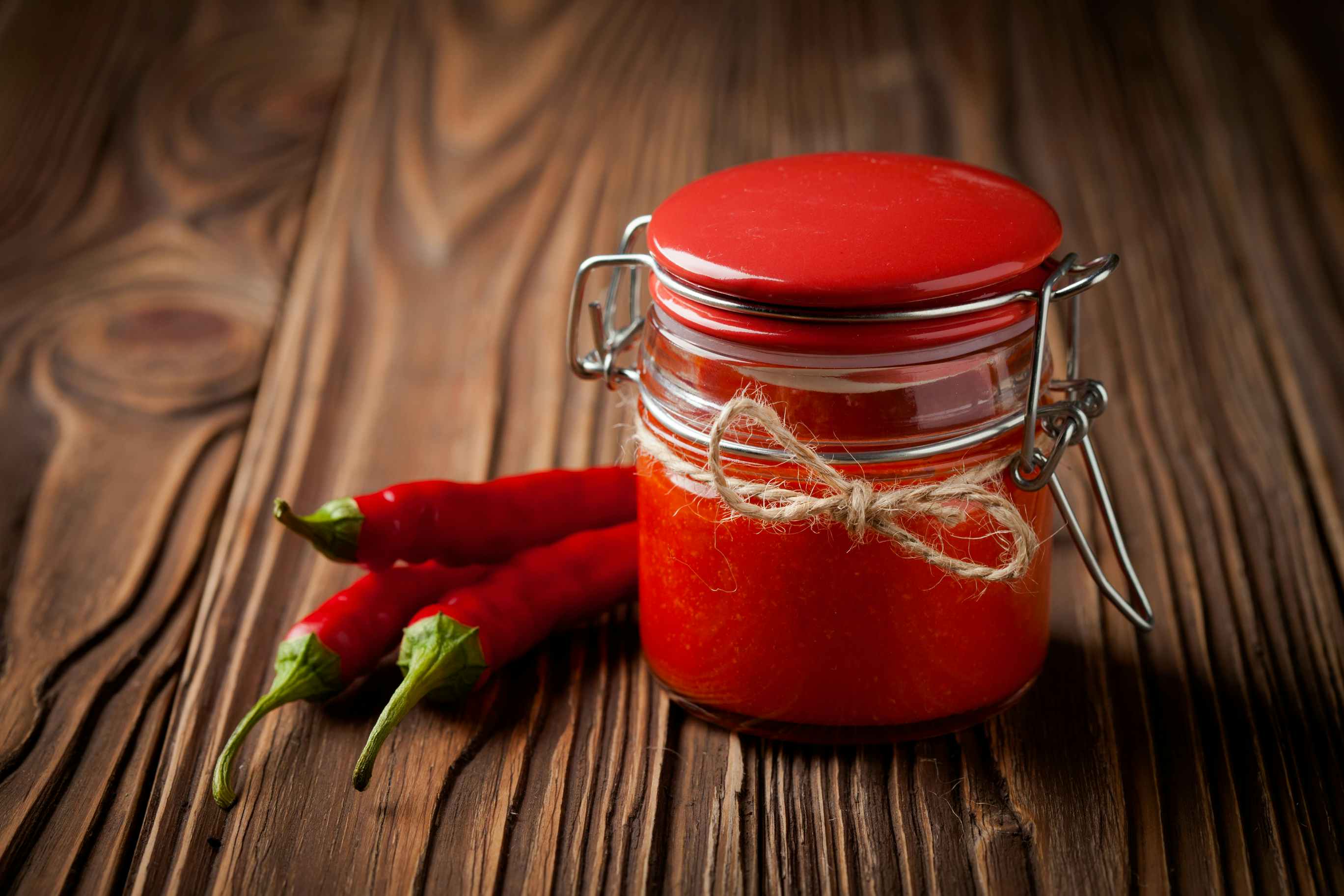 Texas Pete® Sriracha Cha Hot Chile Sauce, 18 oz - Fry's Food Stores