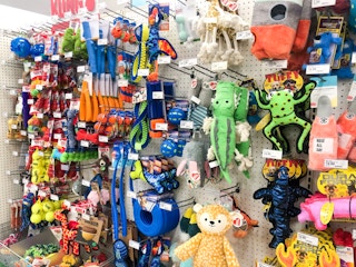 multipet swinging slevin dog toy target 2022 1654194506 1654194506 scaled