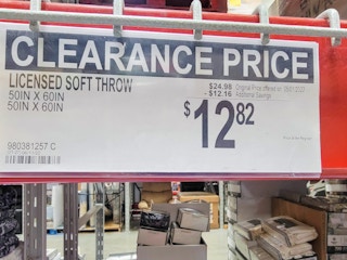 clearance sign for licensed throw blankets