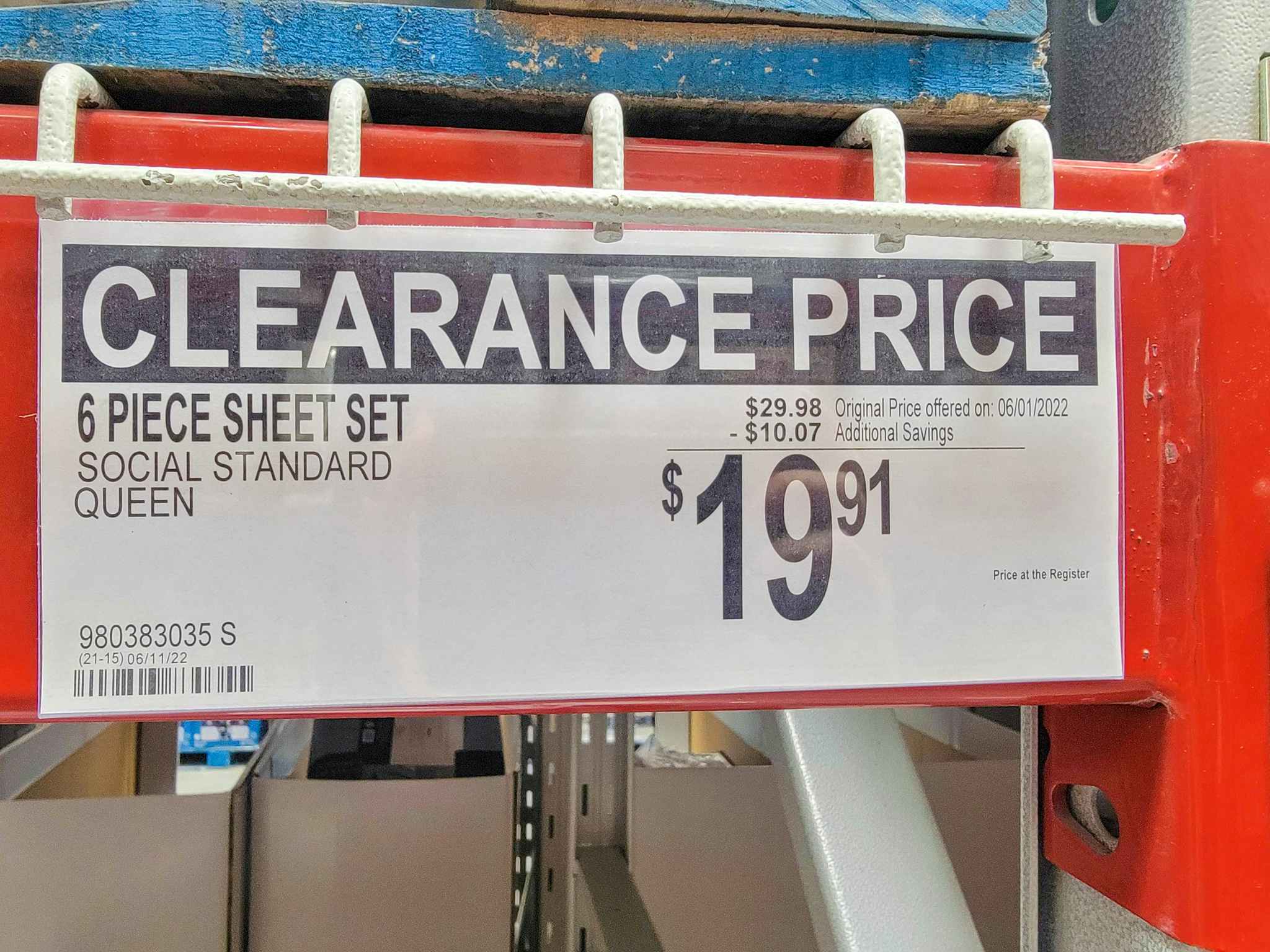 clearance sign for sheets