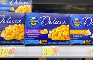Kraft Deluxe Macaroni & Cheese on display at Walmart