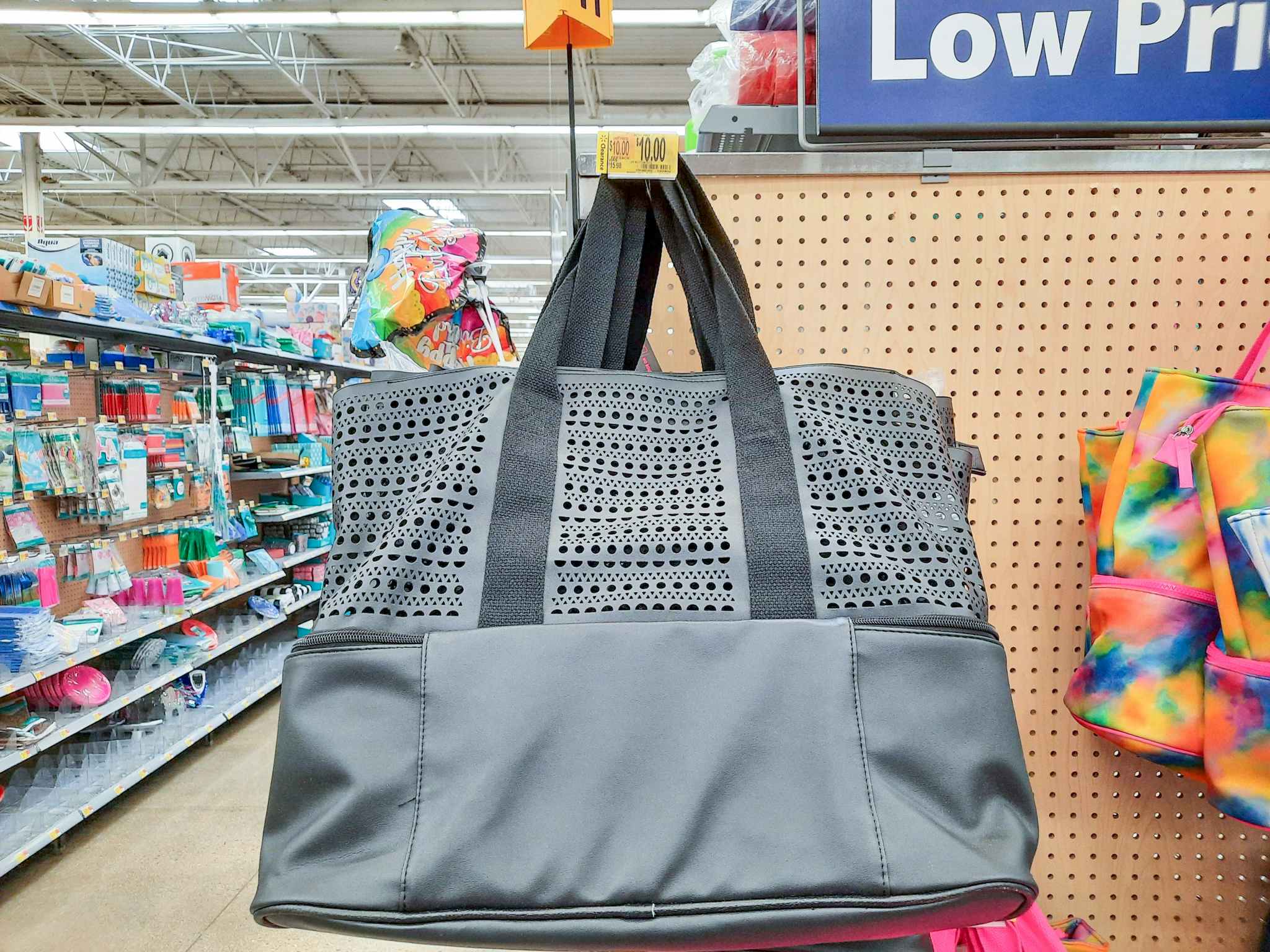 No Boundaries Beach Tote Bag With Cooler Bottom at Walmart