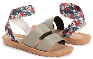 MUK LUKS Green & Beige Floral About Me Sandal