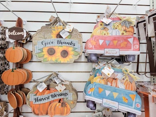 hanging fall signs