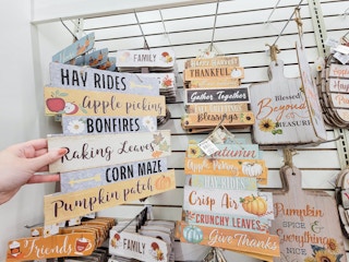 hanging fall signs