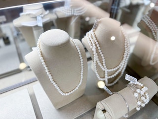 freshwater pearl necklaces