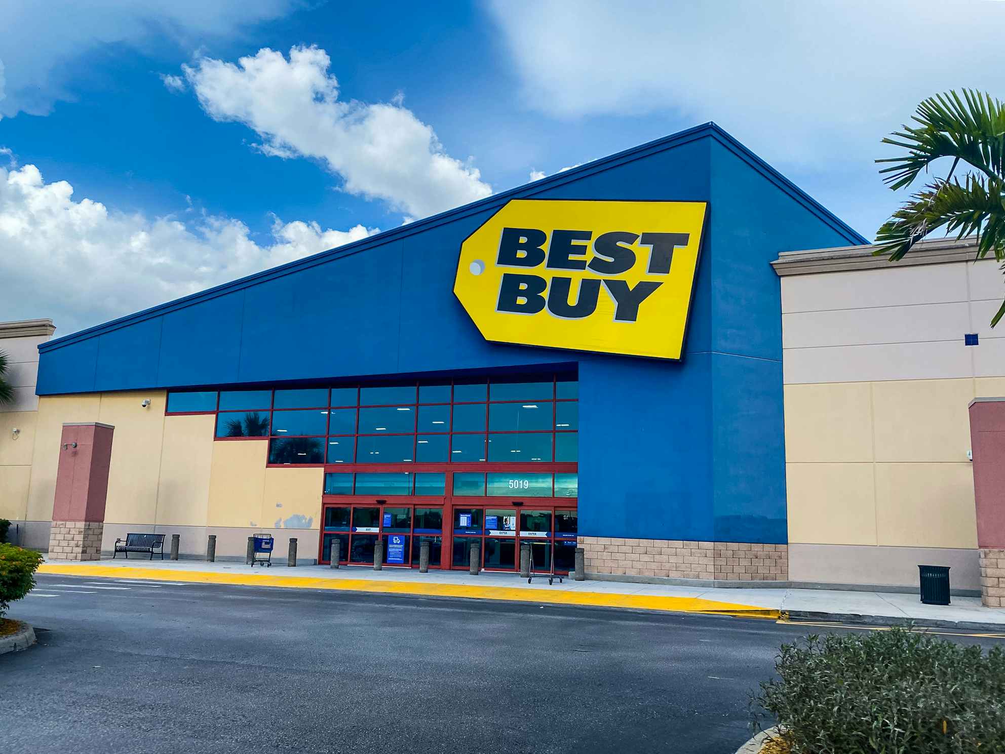 A Best Buy storefront.