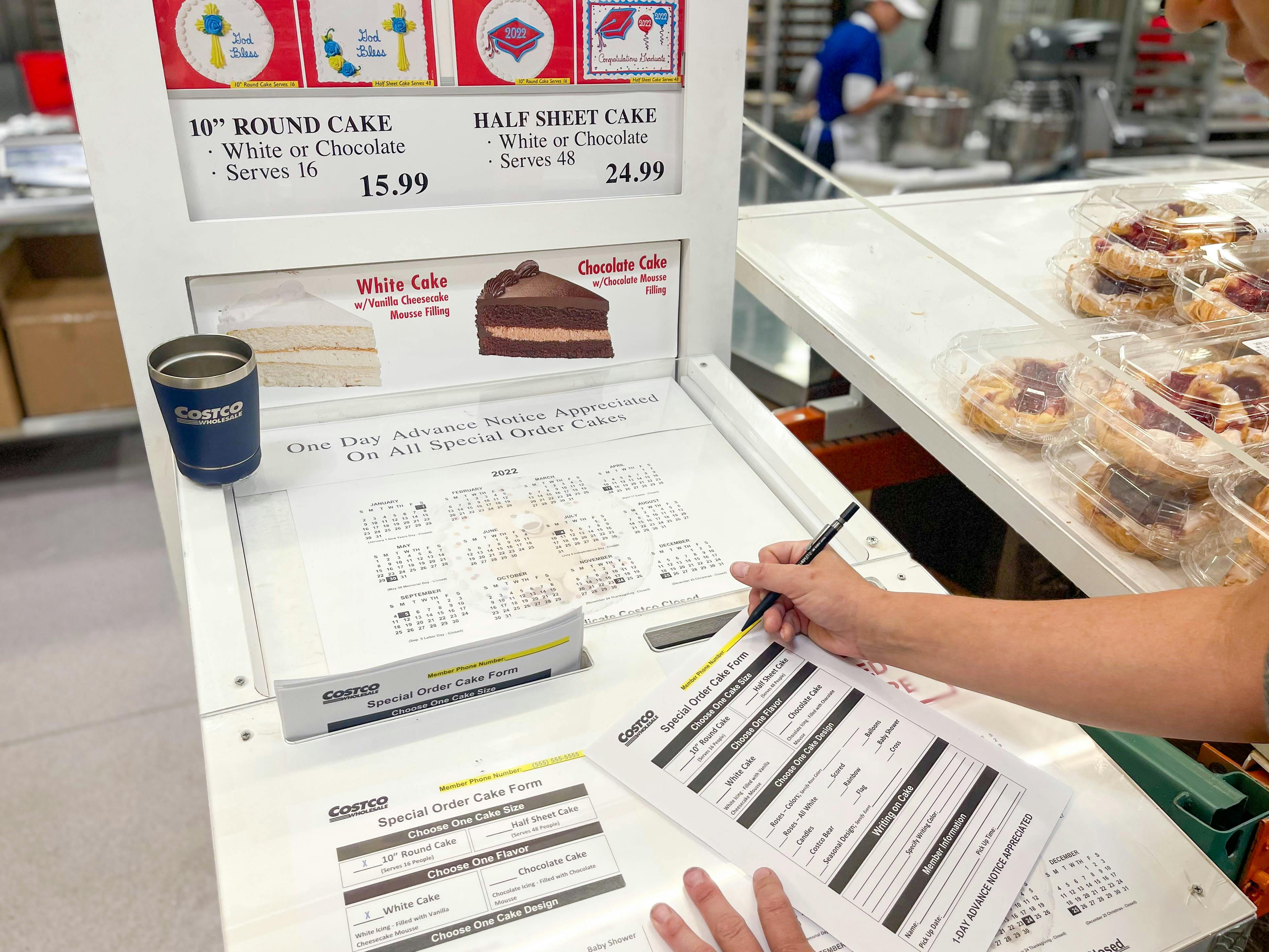 Costco Employees Say They Get a Cake for Working 25 Years