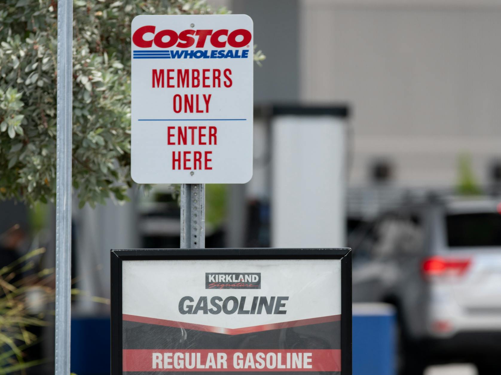 What Time Does Costco Gas Close? Costco Gas Price Info & More The