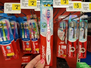 dollar general colgate toothbrush 2022 sv 1659379960 1659379960