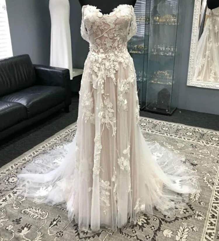 Facebook Marketplace Embellished wedding dress