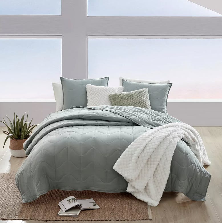 Koolaburra by UGG Koolawash Waves Quilt Set With Shams