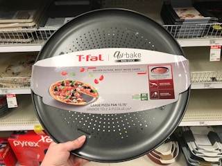 target t fal airbake pizza pan 2022 02 1660237286 1660237286 scaled