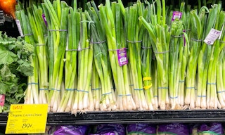 organic green onions at whole foods