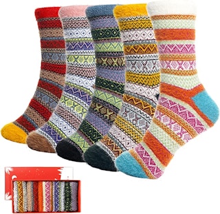 amazon-fuzzy-socks