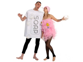 soap and loofah couples halloween costumes