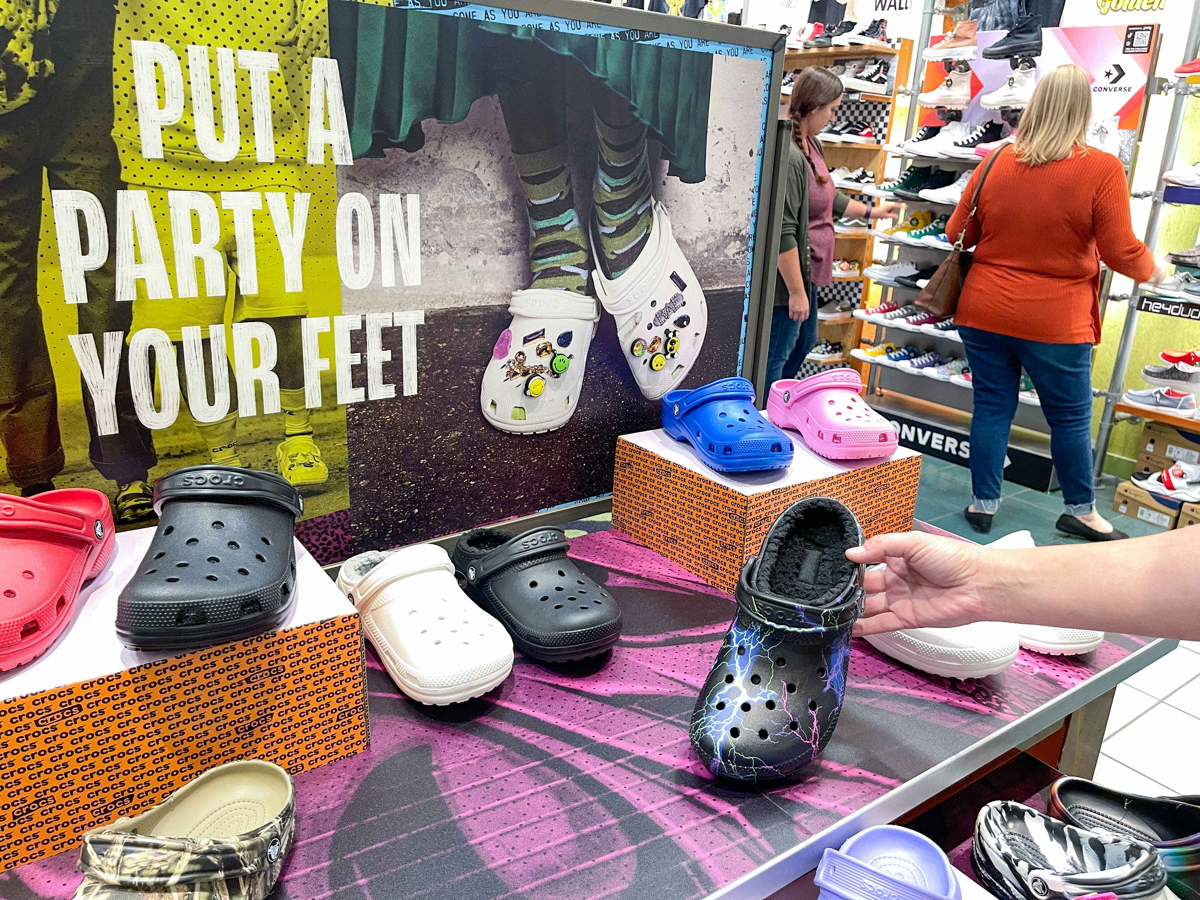 crocs display