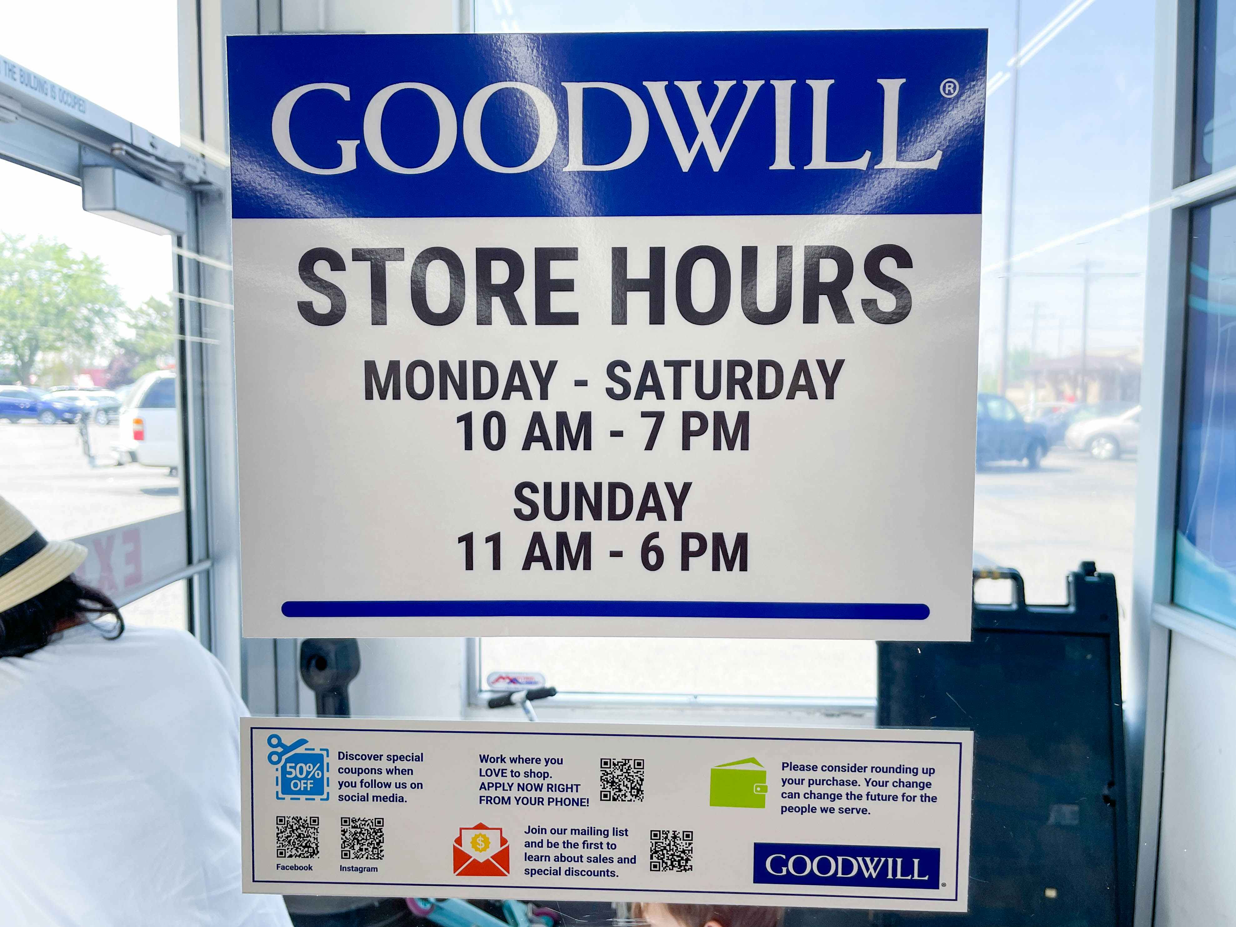 goodwill store hours sign 