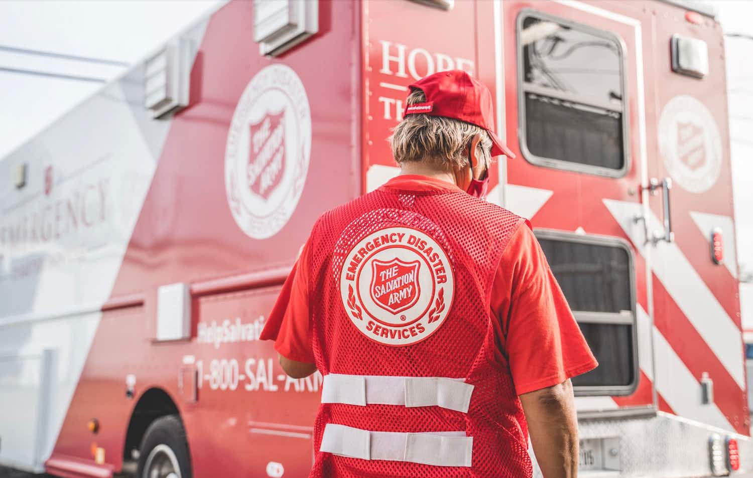 volunteer for salvation army emergency disaster services