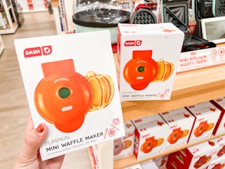 dash mini pumpkin waffle maker