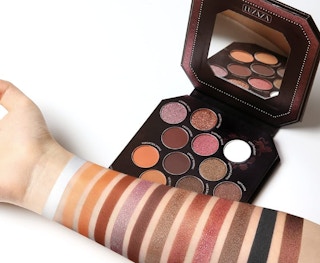 luxaza eyeshadow palette amazon screenshot makeup 1663203217 1663203217