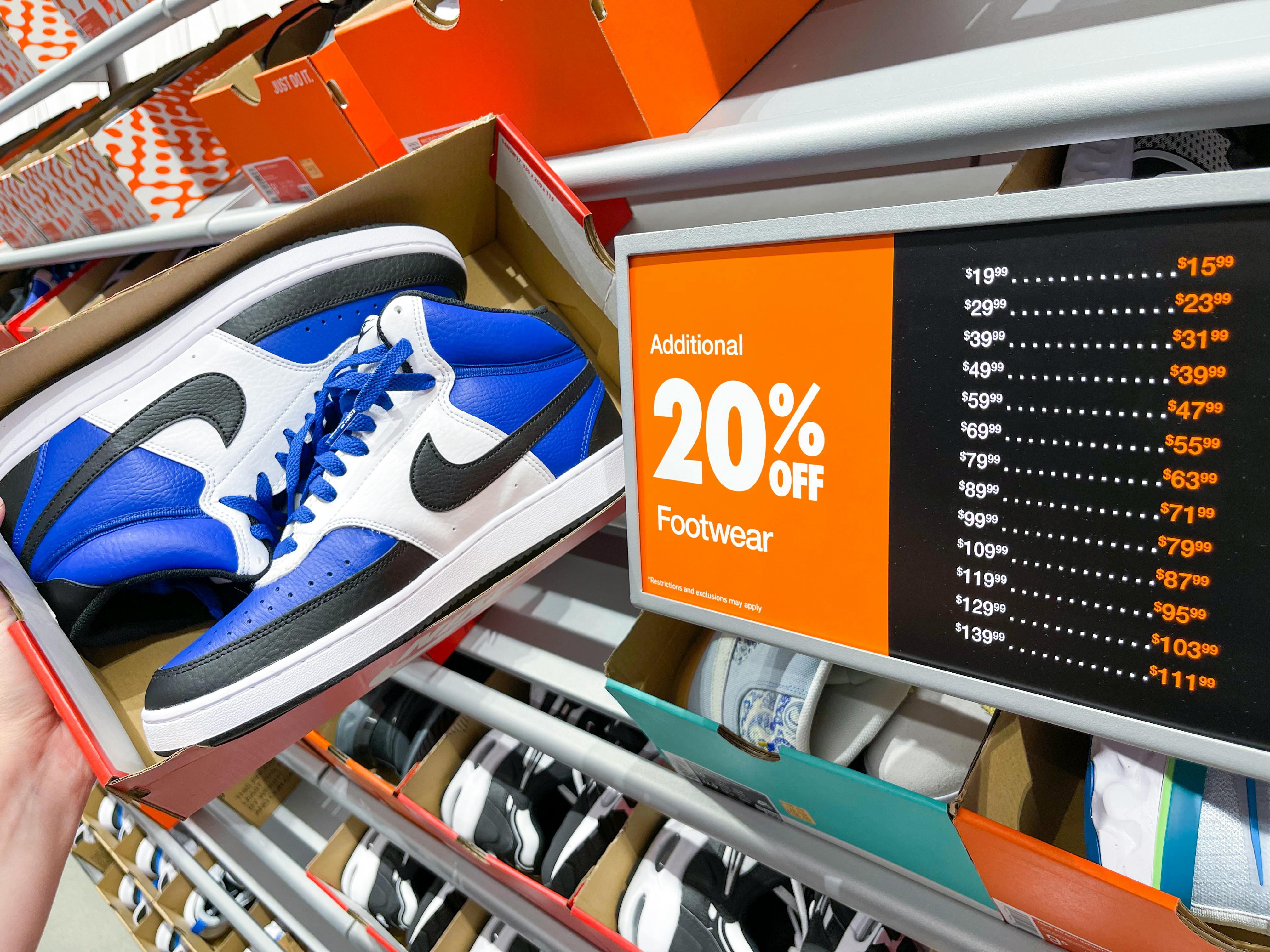 Productivo Macadán atención Nike Factory Outlet Sale Tips to Help You Save on Kicks - The Krazy Coupon  Lady
