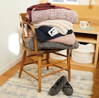 nordstrom rack barefoot blanket 