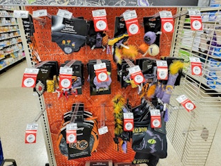 hocus pocus cat toy display