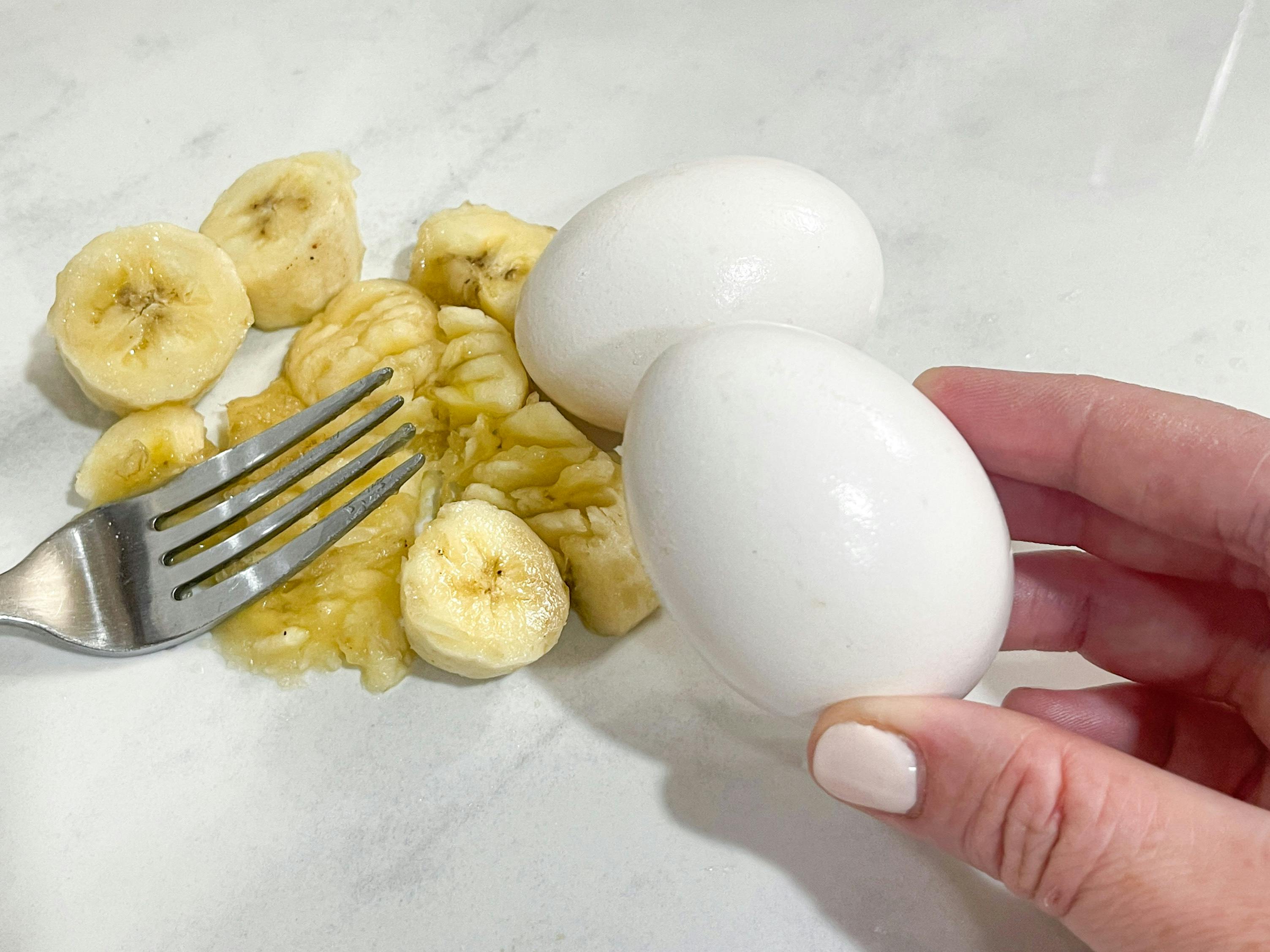 https://prod-cdn-thekrazycouponlady.imgix.net/wp-content/uploads/2022/09/recipe-substitutions-baking-healthy-egg-banana-2022-1-1662574268-1662574268.jpg?fit=crop&ar=1.91:1