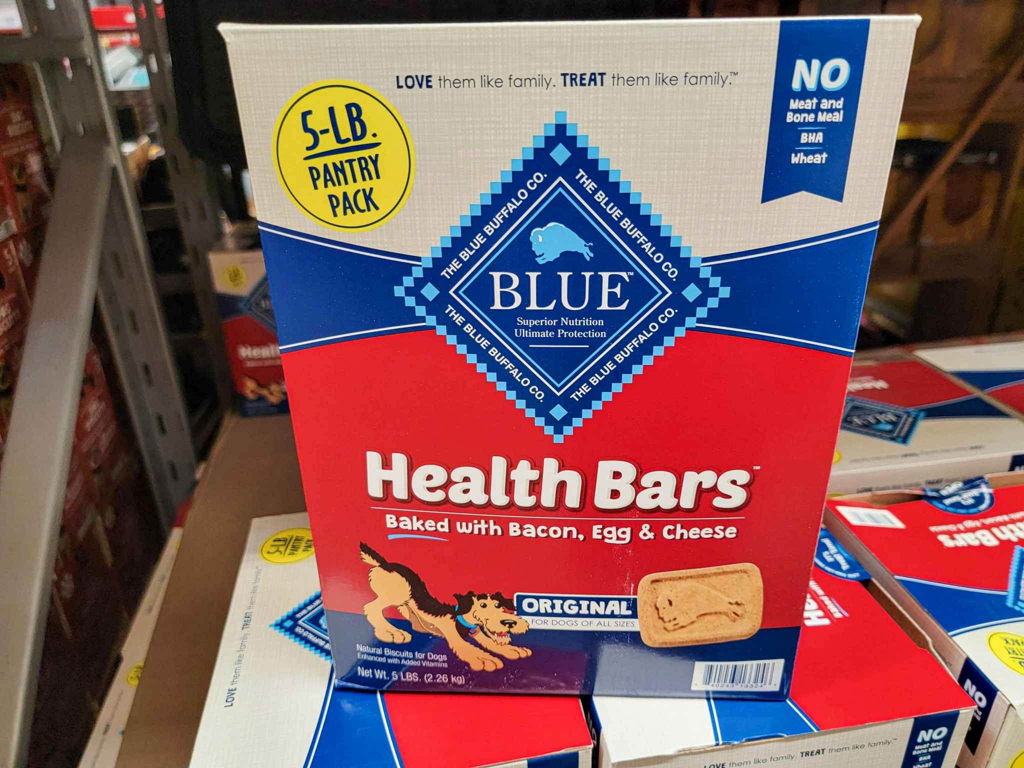 a 5 pound box of blue buffalo health bar dog treats