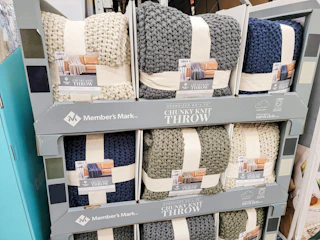 chunky knit throw blankets in various colors