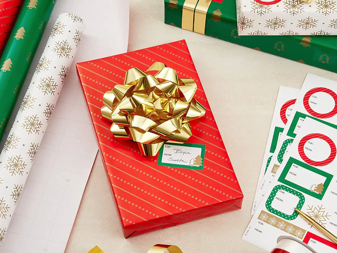 Hallmark gift wrapping set