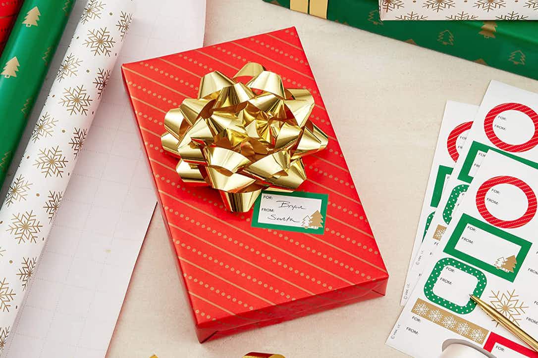 Hallmark gift wrapping set