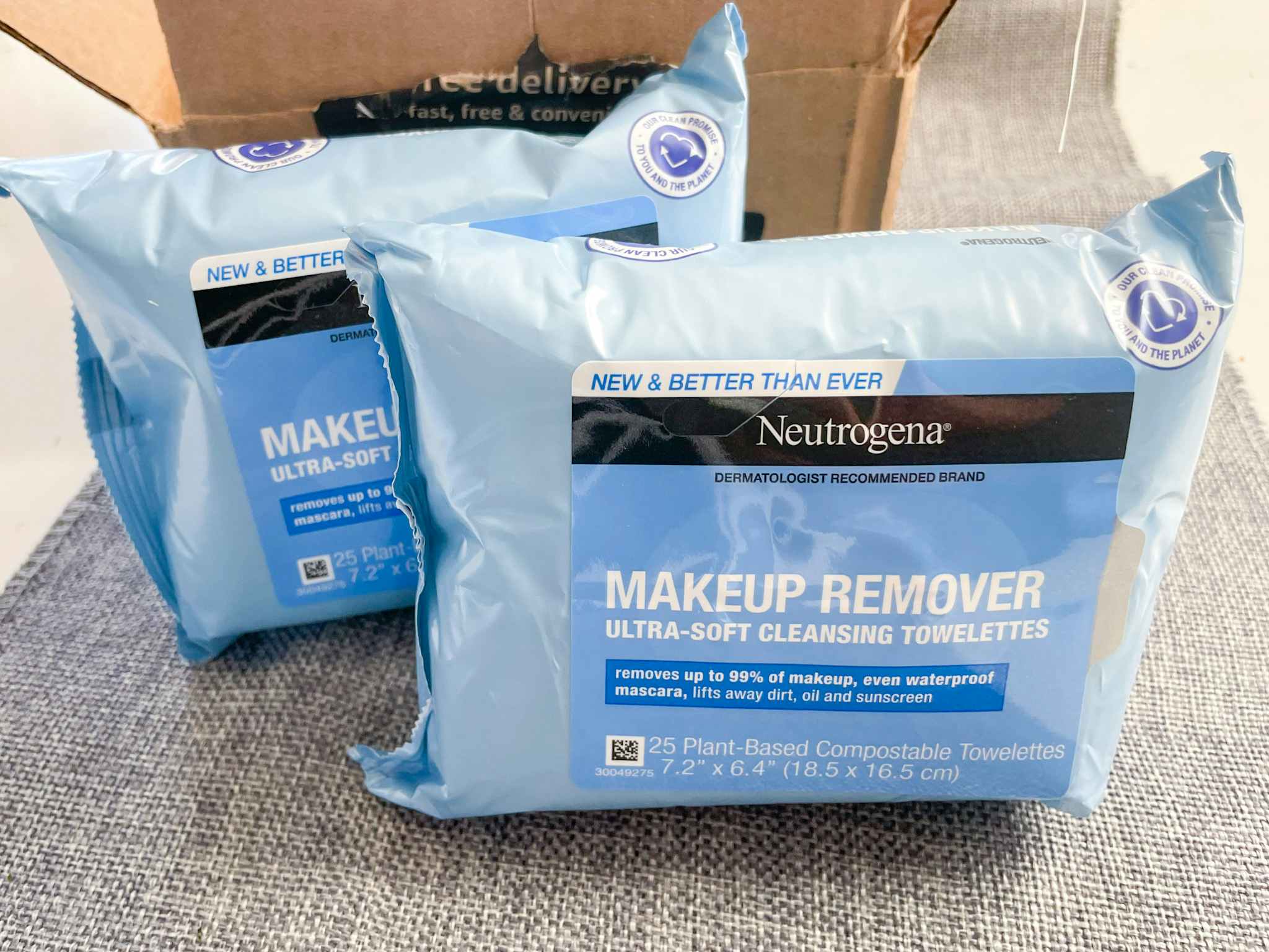 two pack neutrogena makeup wipes