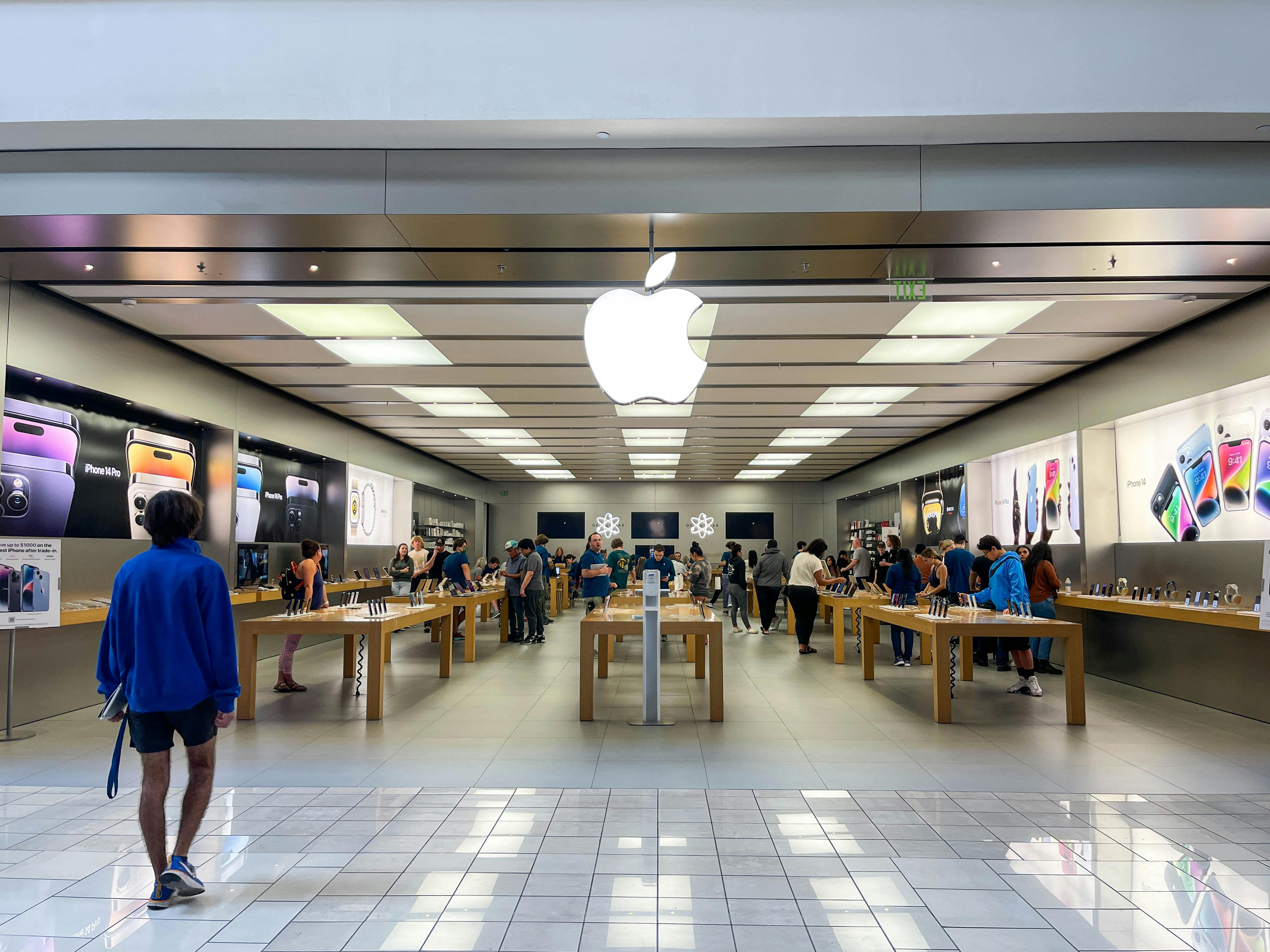 Apple Facing Class Action Lawsuits Over iPhone Chargers & AirTags - The  Krazy Coupon Lady