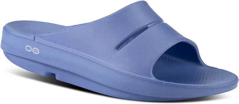 An OOFOS OOahh Slide Sandal on a white background