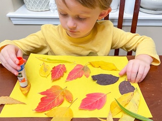 diy thanksgiving kids thankful dried leaf collage 2022 1 1666592706 1666592706